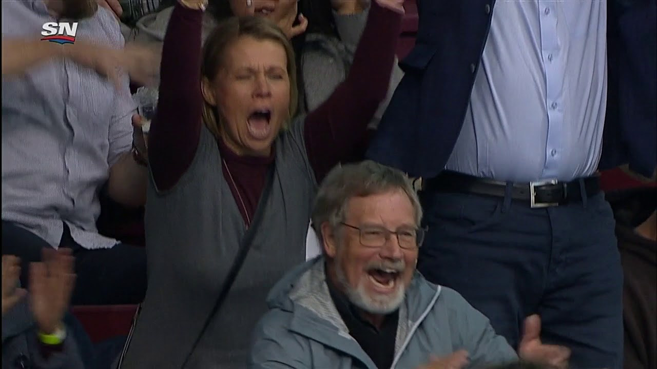 Pettersson records 1st goal, assist in Canucks win over Flames