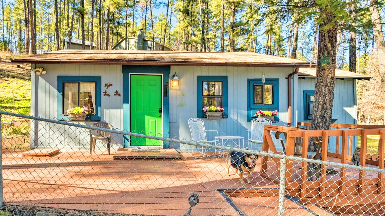 Beautiful Cozy Ruidoso Cabin with Decks - 1 Mile to Downtown | Lovely Tiny House