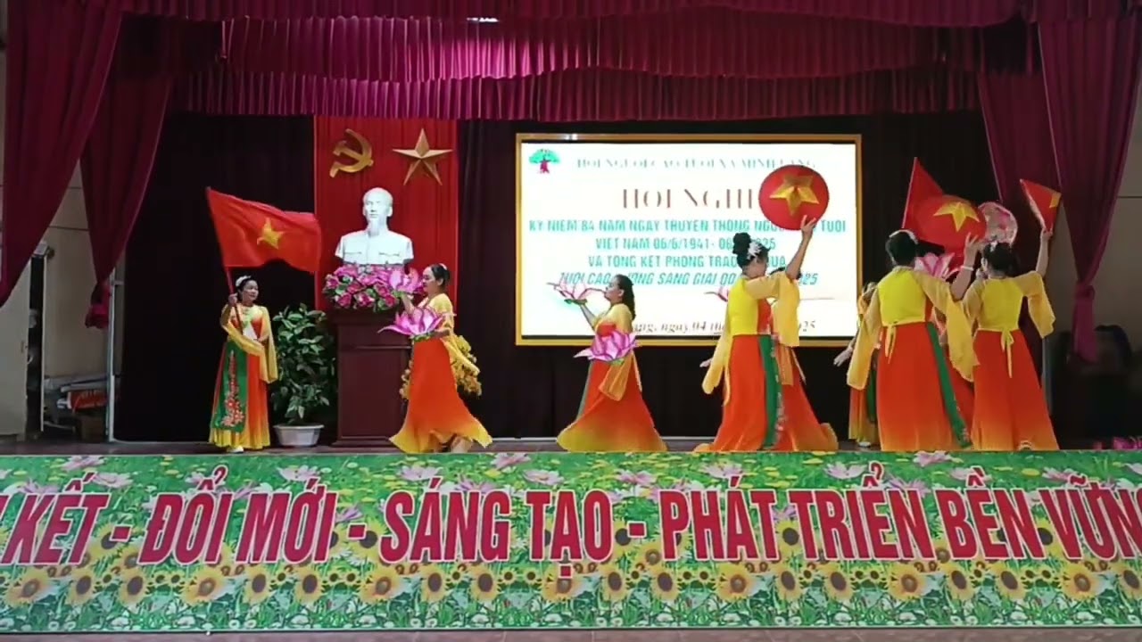 Liên khúc Việt Nam quê hương tôi - dân vũ Tri Chỉ Phú