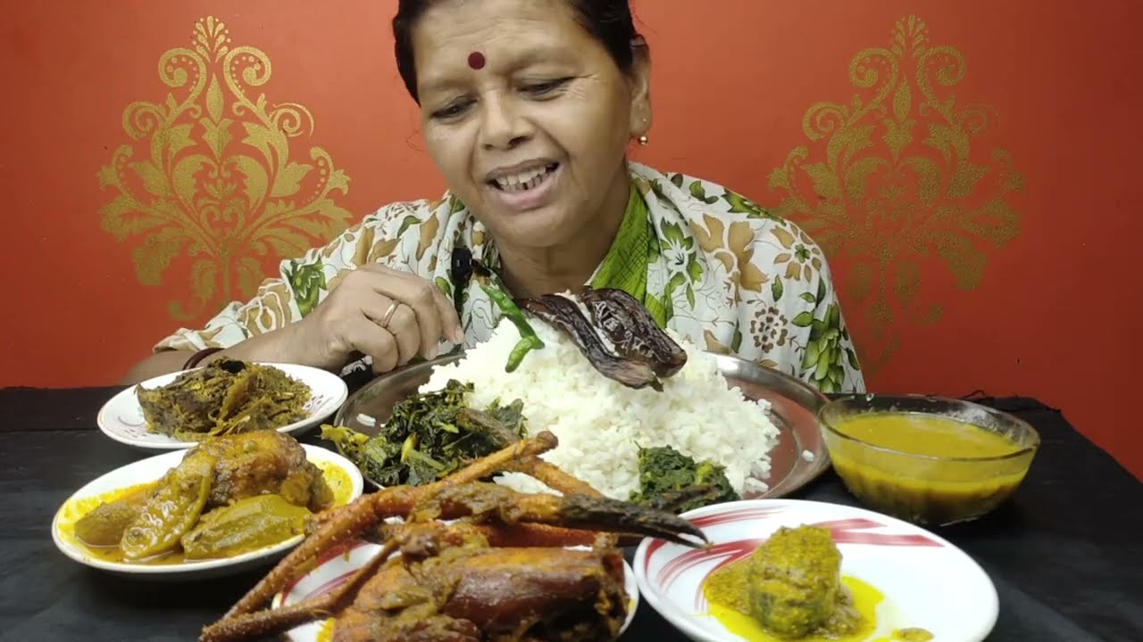 EATING RICE WITH GOLDEN PRAWNS (গলদা চিংড়ি )SORSHE ILISH, KOCHU SHAK,KATLAR JHOL,।।