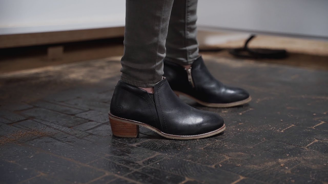 Gravity Safety Shoe | Black Leather | Video Clip