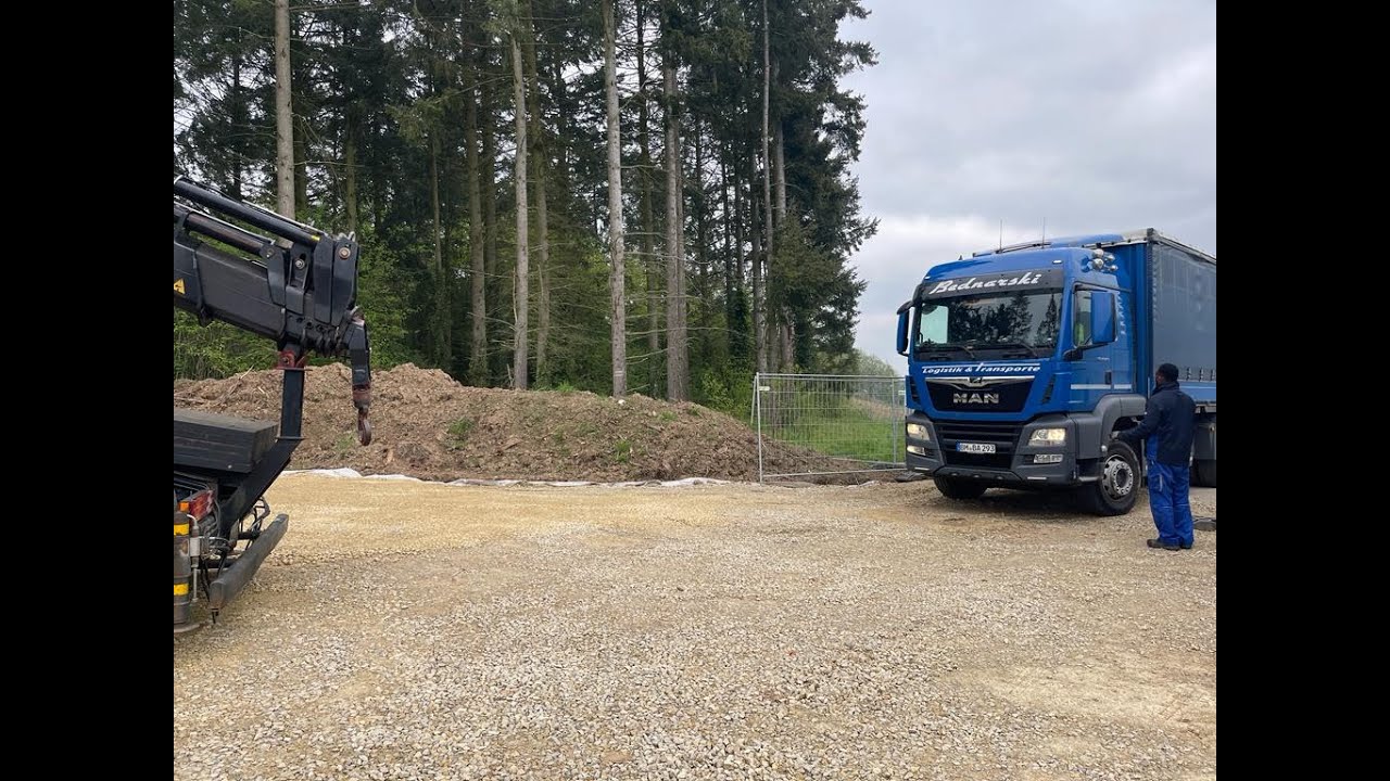 CSDOS : assemblage et installation d’un pylône en treillis de 32 mètres de hauteur à Pöllich.