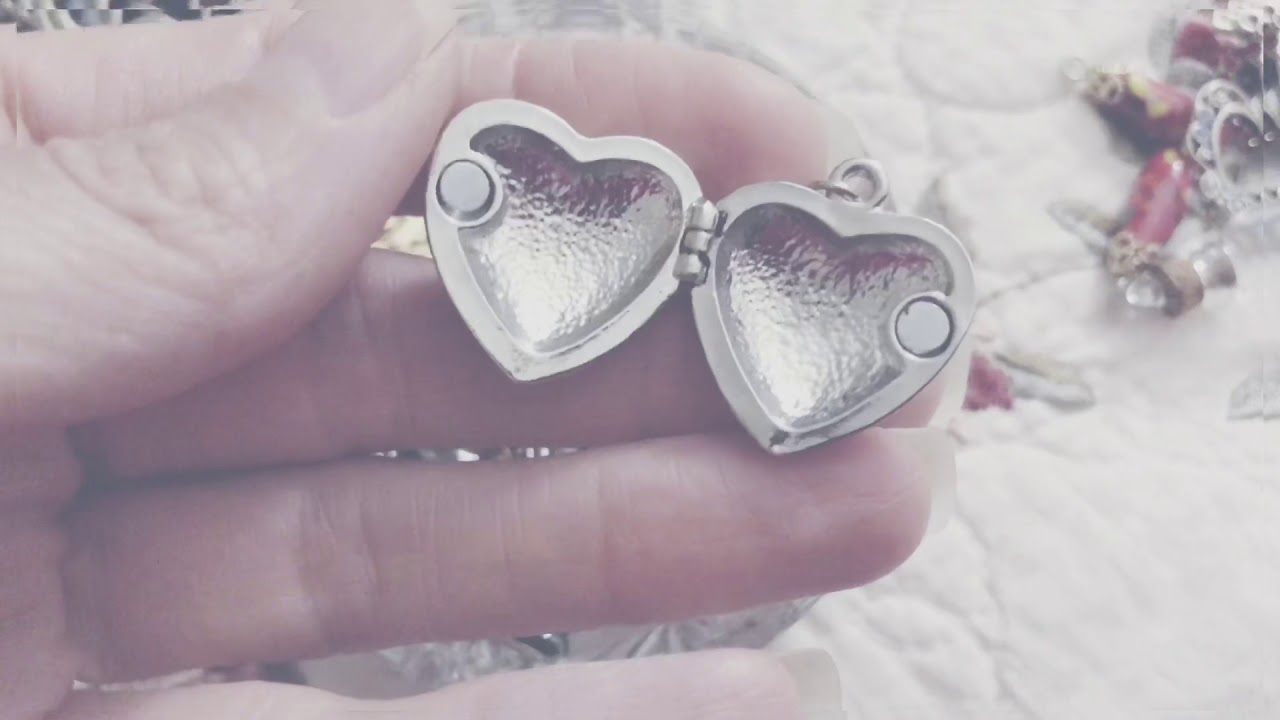 ASMR- Jewelry Rummage, Charms & Trinkets - Whisper