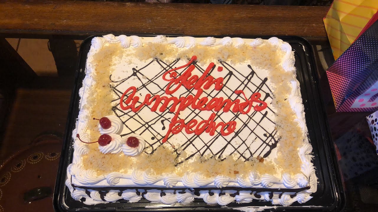 Festejando a pedrito por su cumpleaños. Bienvenidos.