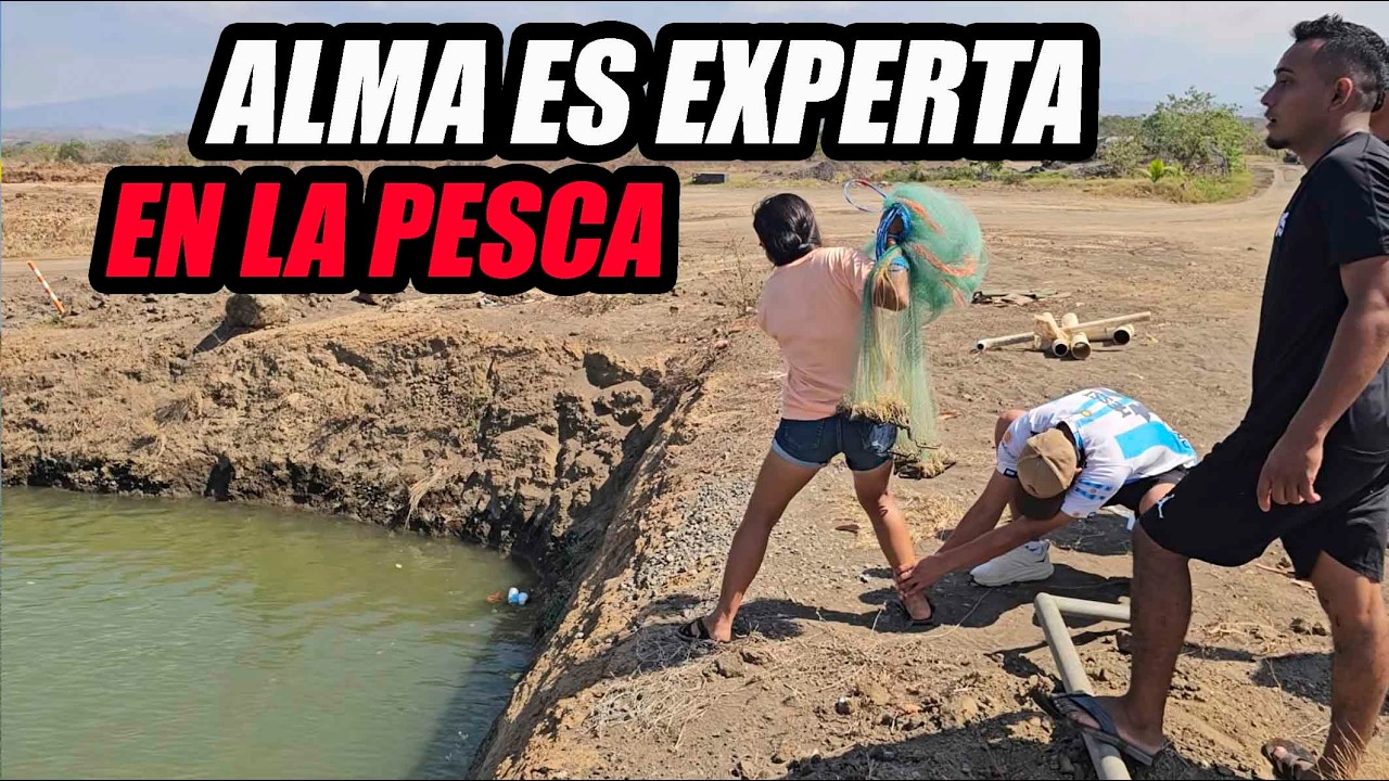 Alma es experta en agarrar tilapias.