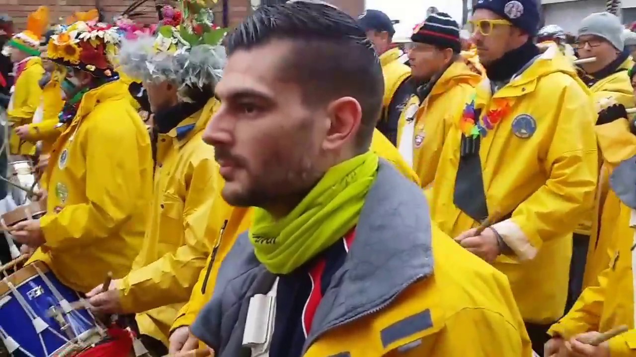 Carnaval de Dunkerque 2017 les trois joyeuses au rendez vous de la citadelle.