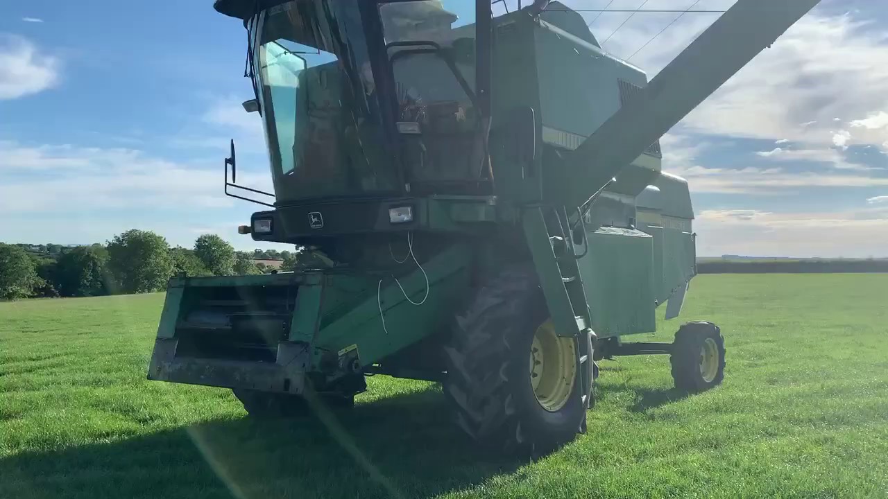 1984 John Deere 1075 Combine