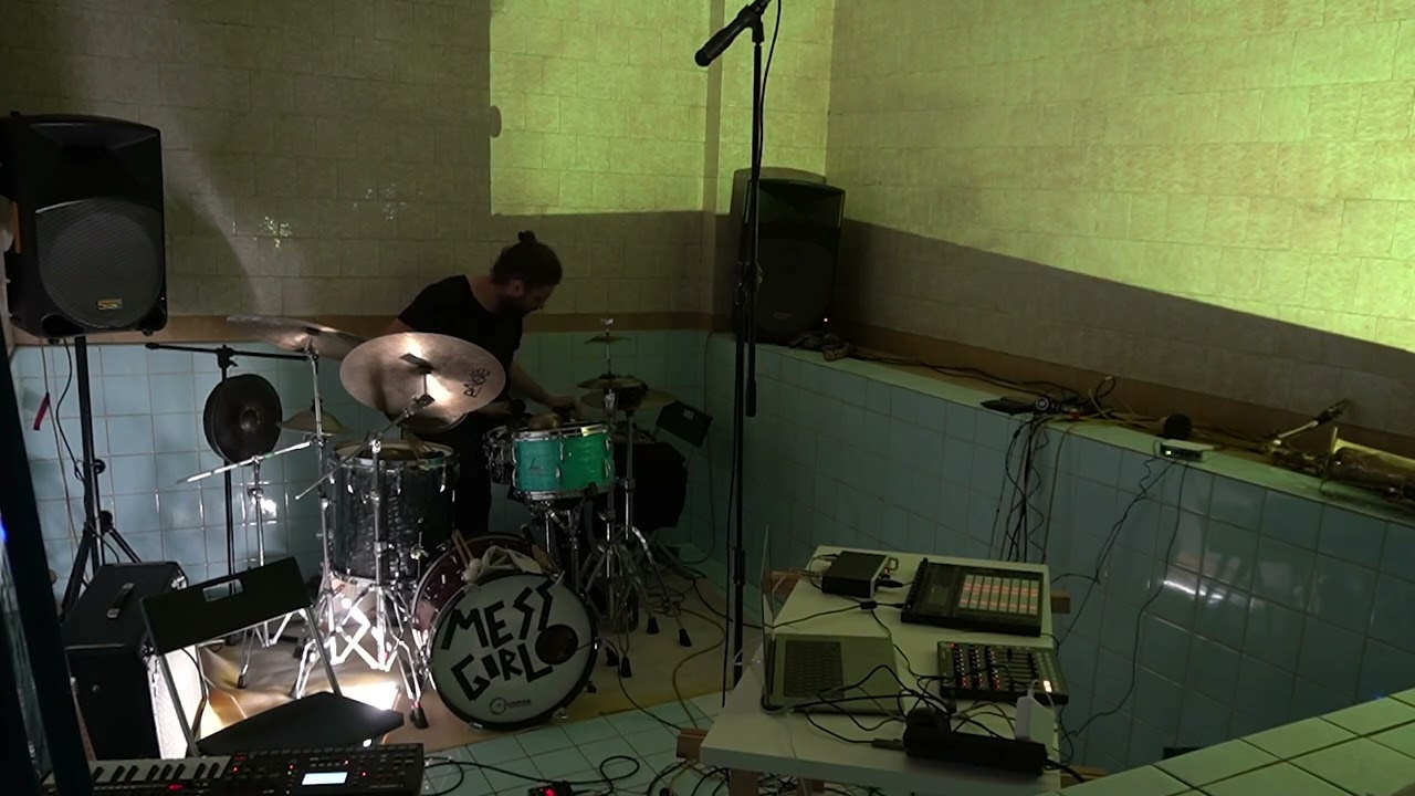 NICOLAS STOCKER SOLO / live at SAUNA