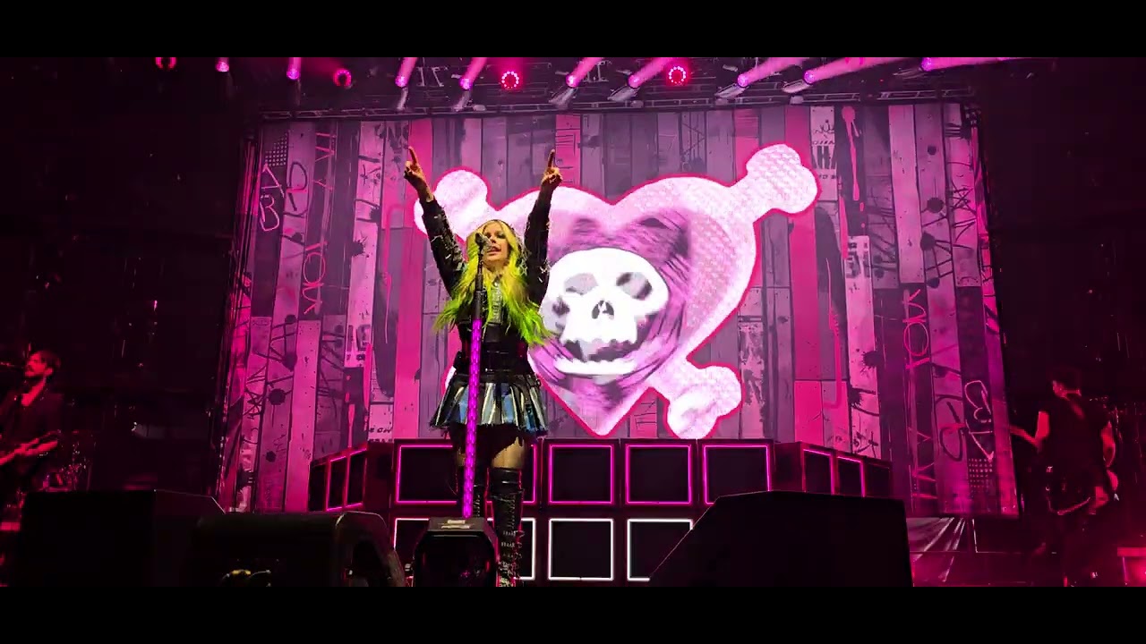 Avril Lavigne - Greatest Hits Tour 2025 - Live in Moncton NB - 02 - What The Hell