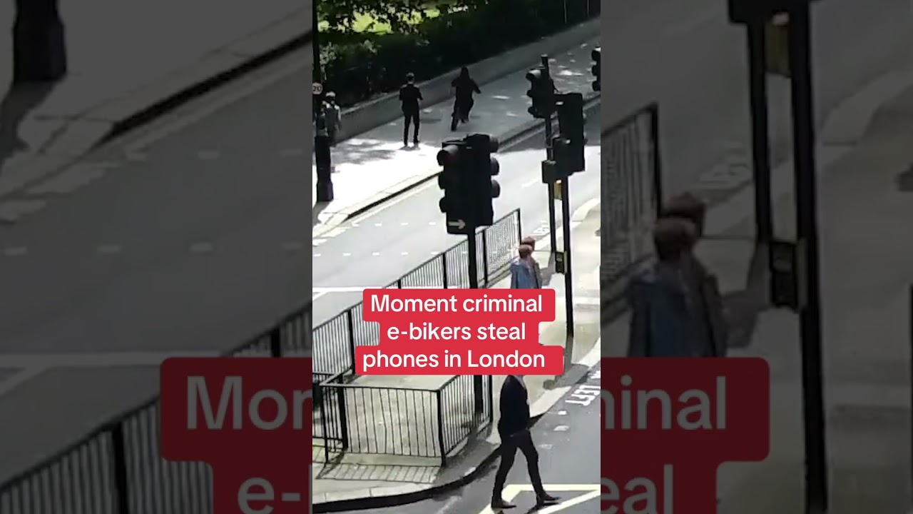Moment criminal e-bikers steal phones in London #themirror #news