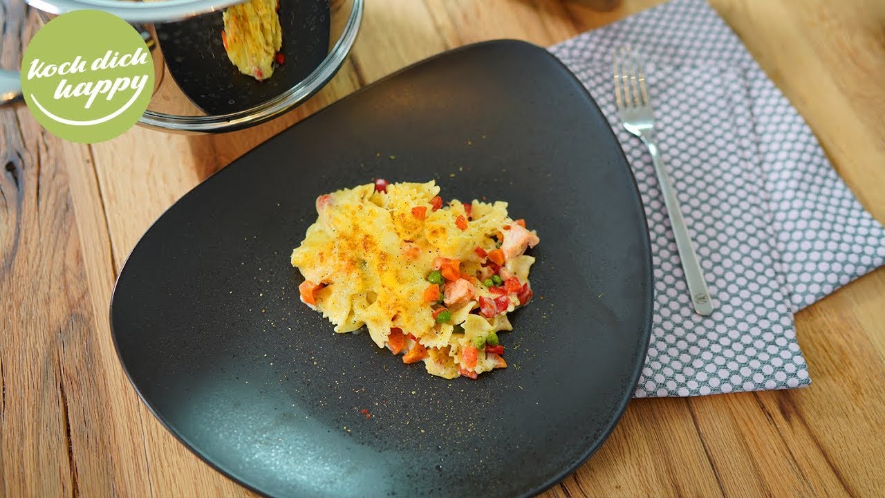 Bunter AMC Nudelauflauf mit Lachs