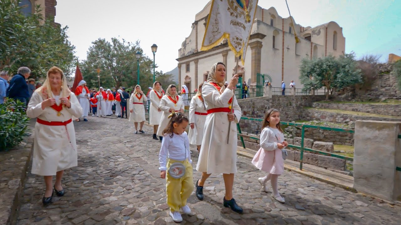 L'incontro - LA PROCESSIONE DI PASQUA A LIPARI 2024