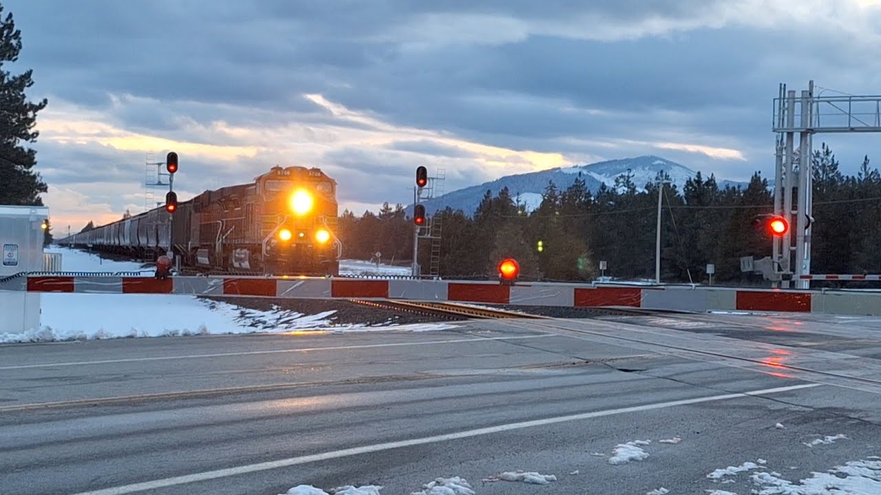 East bound passing through North pole, wa