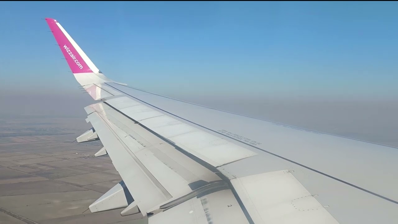 Butter landing! Wizzair landing in bucharest otopeni.