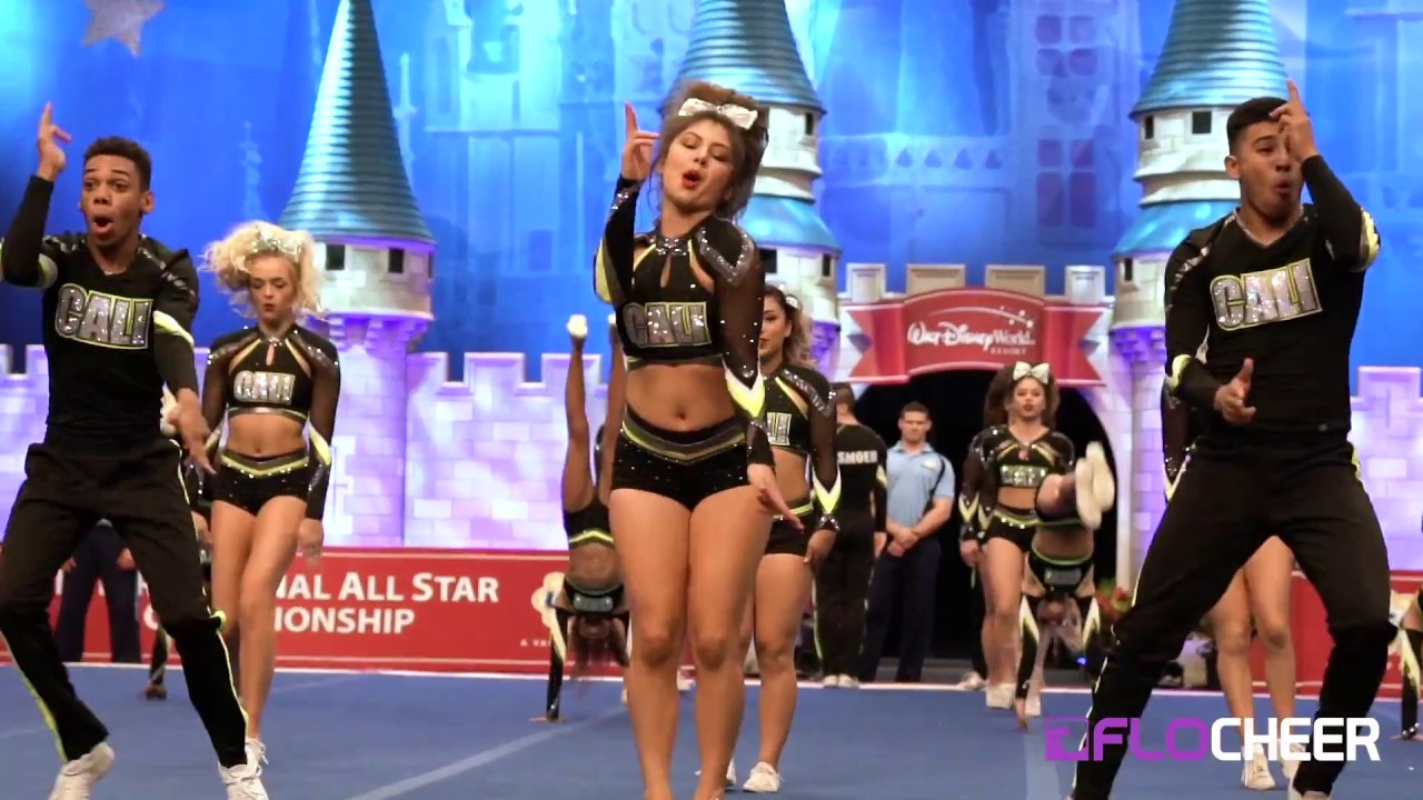 Rewind To The Beginning Of The Cheerleading Season