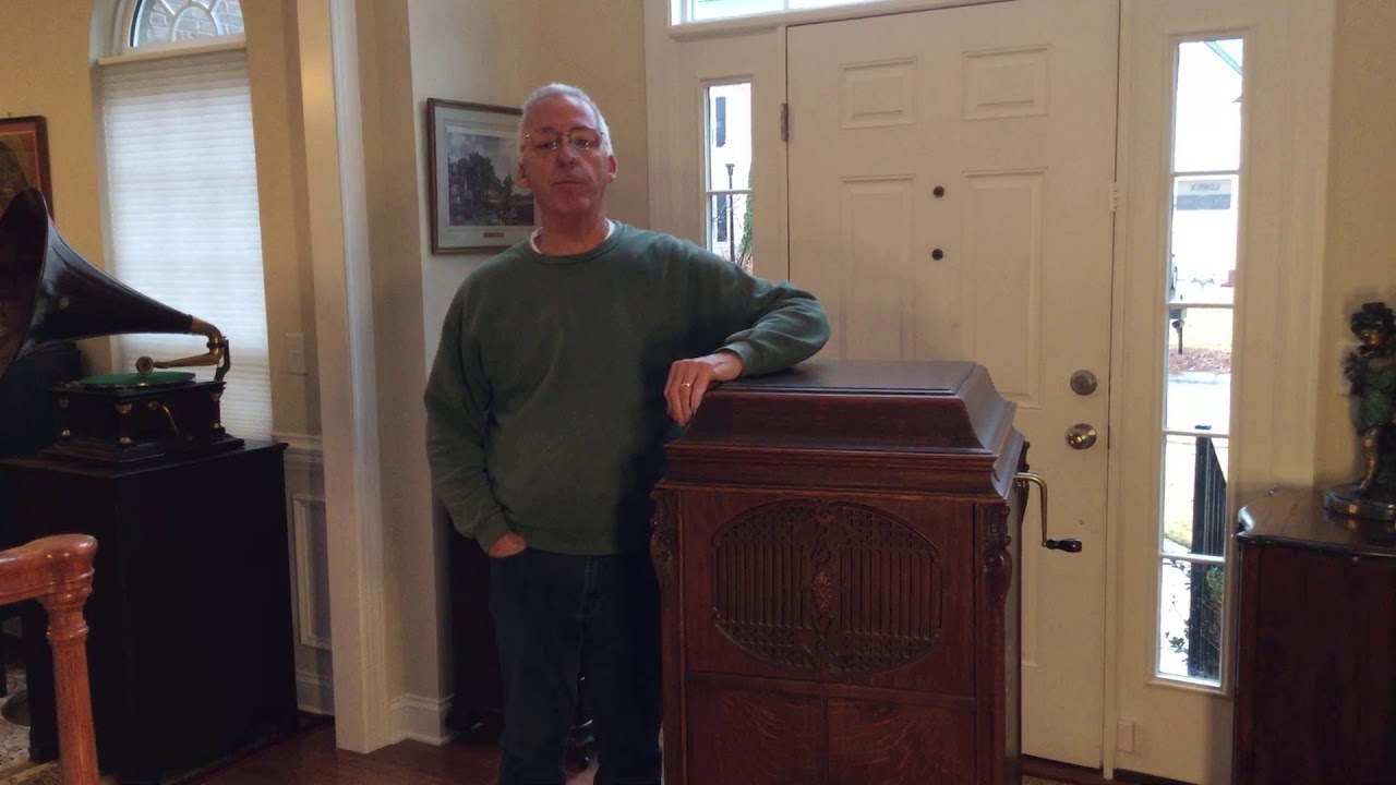 531.  Introducing the Brunswick phonograph model 122