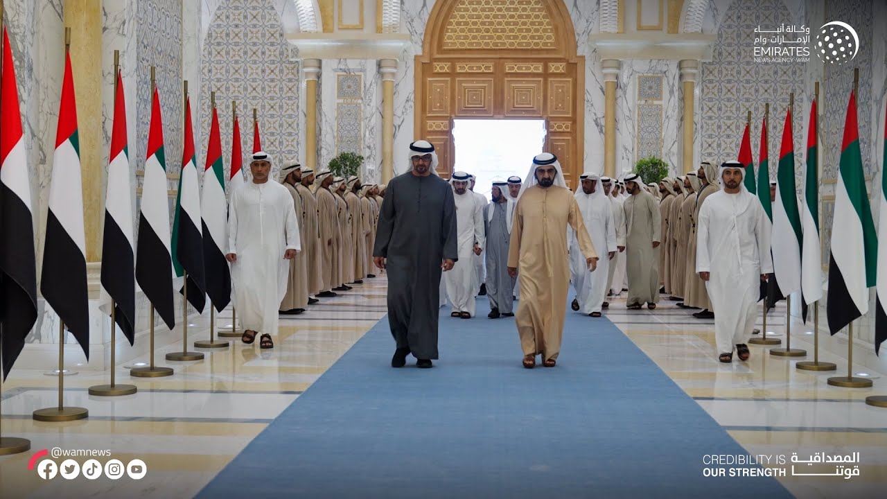 رئيس الدولة يستقبل حكام الإمارات والشيوخ في قصر الوطن