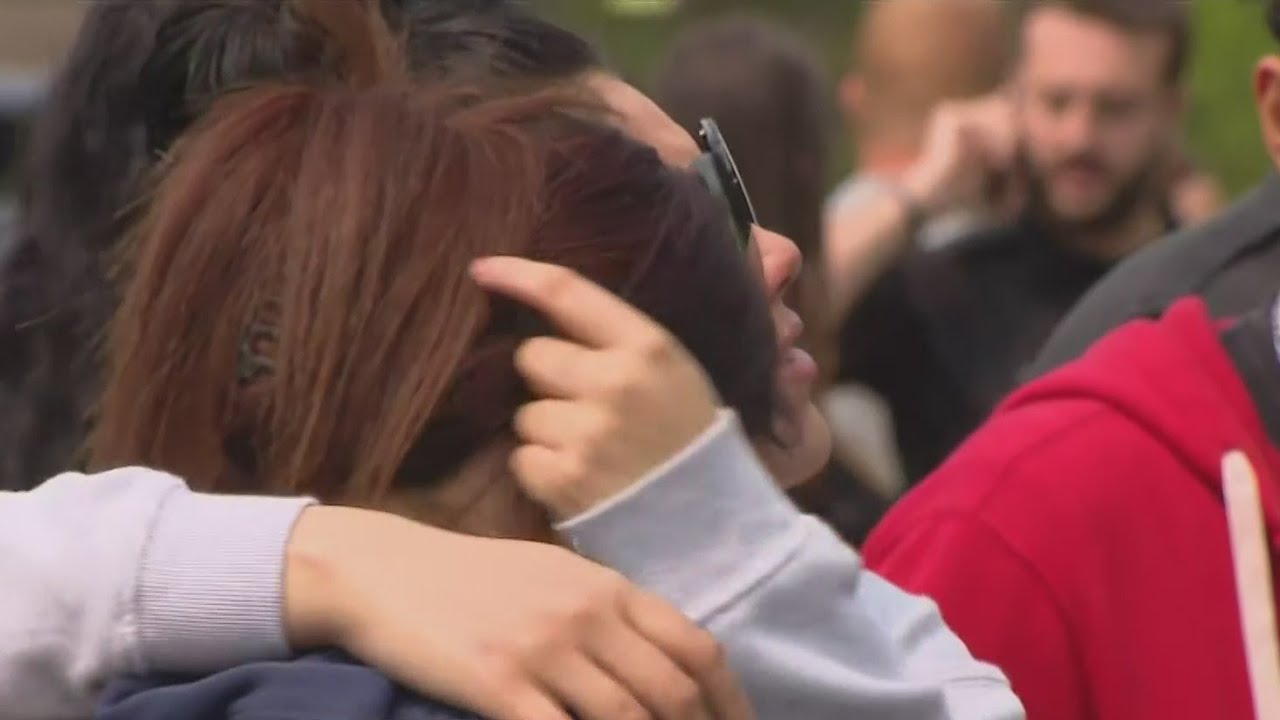 Dozens gather to mourn 4 Buffalo Grove High School students killed in Wheeling crash