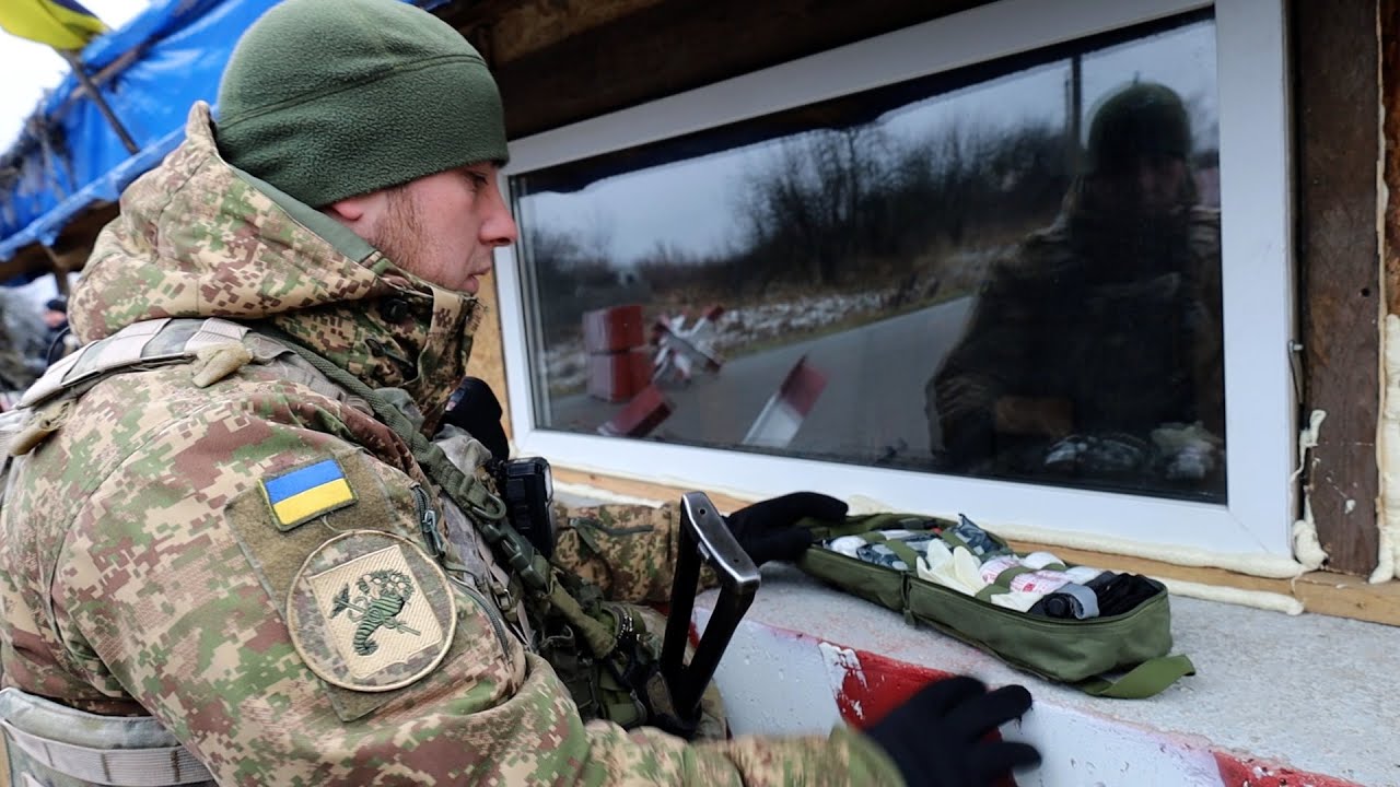 На блокпості під Харковом нацгвардієць врятував пораненого російським дроном бійця