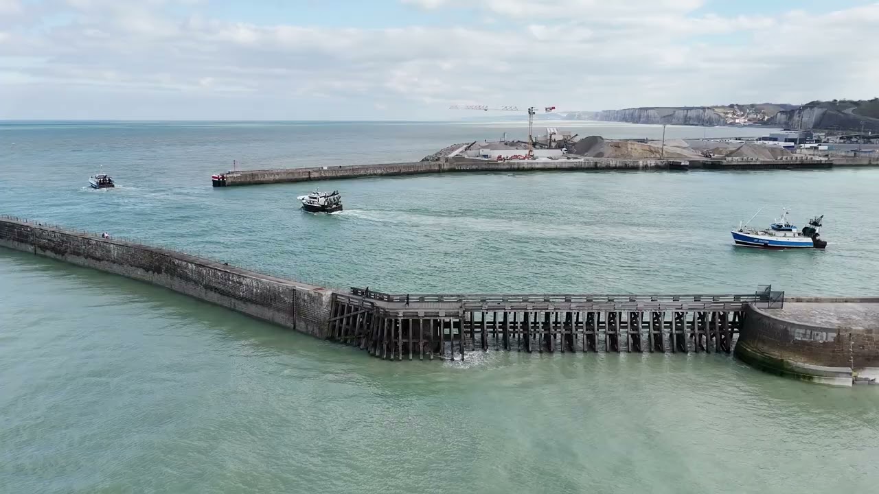Travailleurs de la mer: Les chalutiers de fond coquillers, flotille de Dieppe