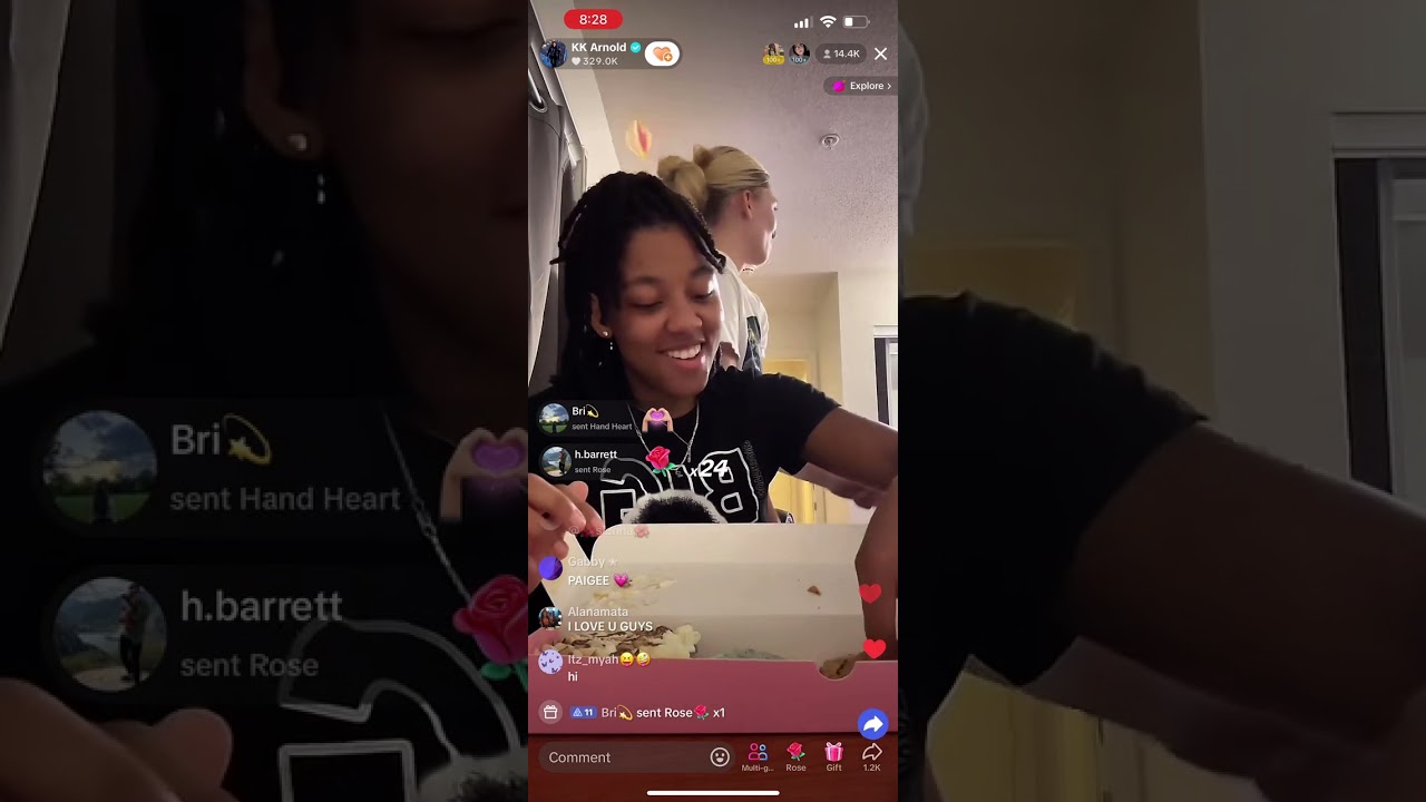 KK Arnold TikTok Live with Paige, Ice, Aubrey, Jana, Ayanna, and Azzi