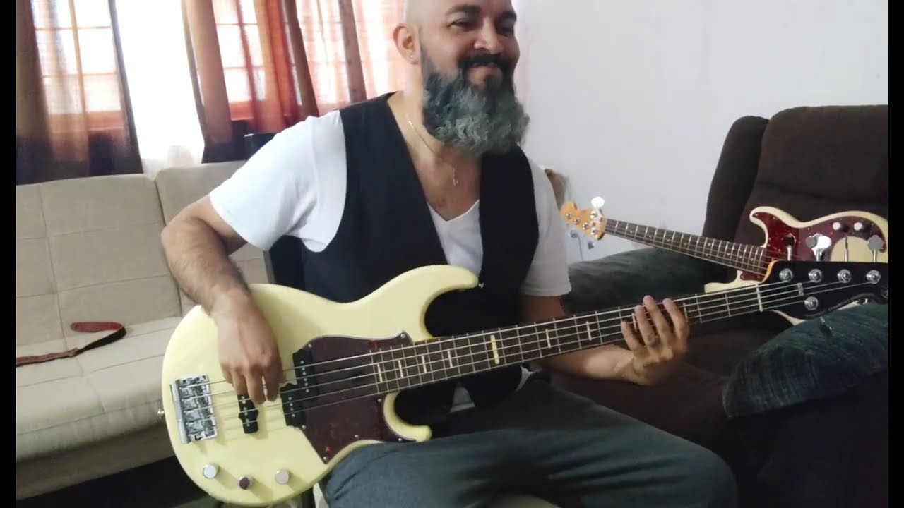 Room 335 - Larry Carlton - bass cover #bbp35