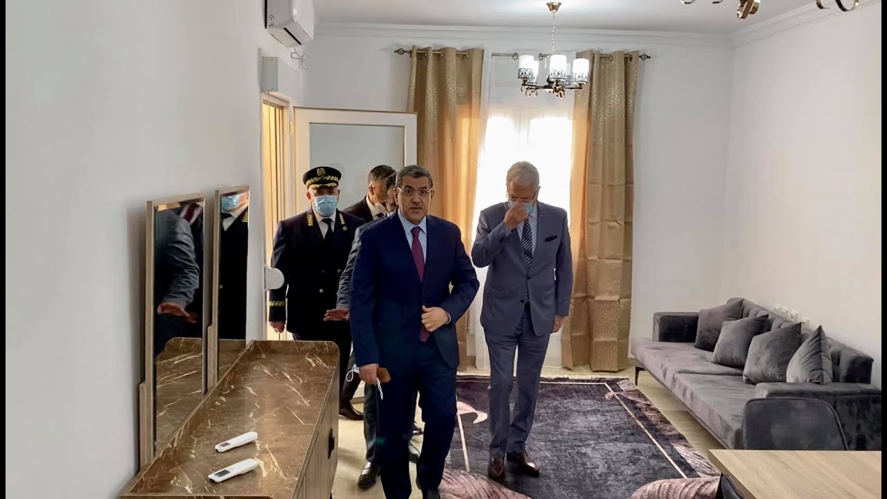 الوزير الأول عبد العزيز جراد  يتفقد الشقق التي تم تسليمها للمواطنين اليوم بالعاصمة