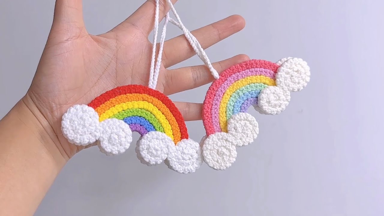 Crochet rainbow keychain | How to make a crochet rainbow | Crochet for beginners