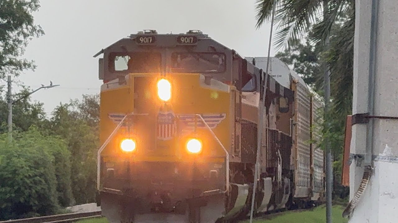 WB,EB meet! | UP Manifest, UP Power Move | Ft. horn salute! | Piedras Negras, Coah. MX | 7-22-25