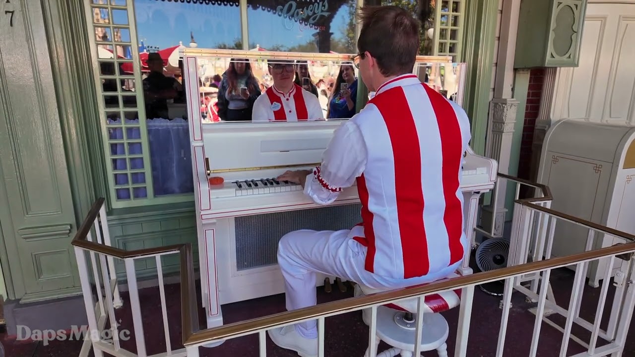 Fantasmic! | Ragtime Piano Player Grayson | Magic Kingdom | Walt Disney World Resort 2024 4K