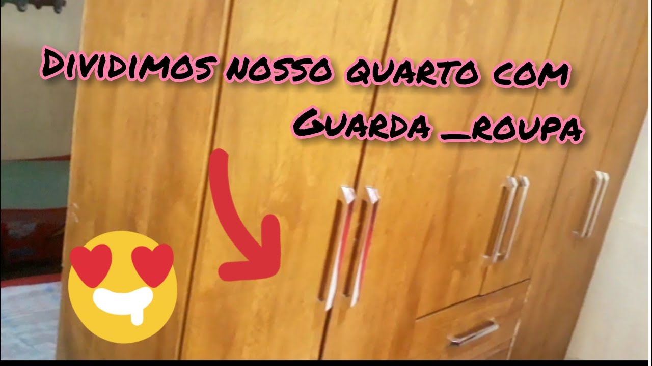 Dividimos nosso quarto  com o guarda roupa que recuperamos  da enchente
