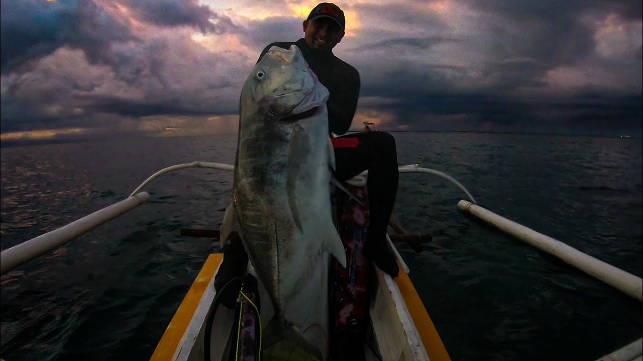 GIANT ON REEL! || ANOTHER FISH OF A LIFETIME! || SPEARFISHING PHILIPPINES