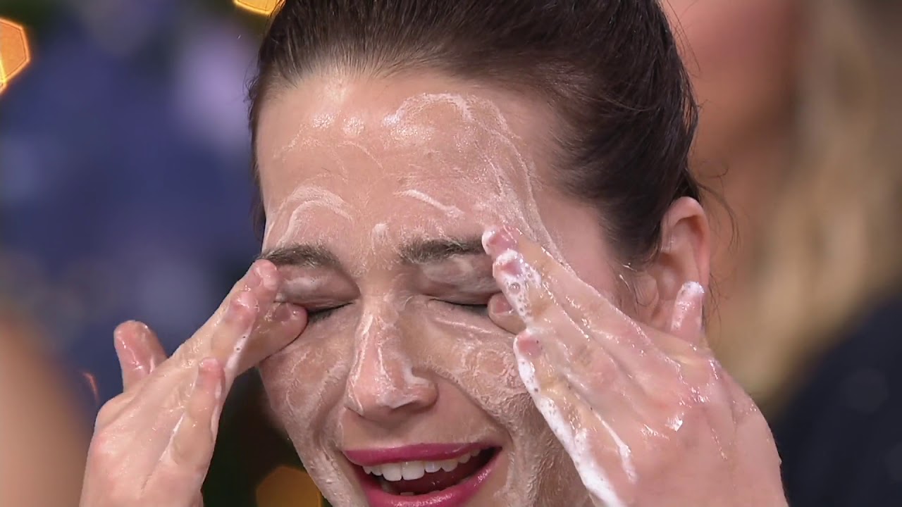 Skinfix Foaming Oil Cleanser on QVC