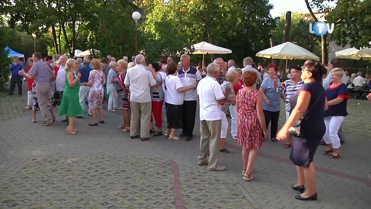 Bal pod chmurką
