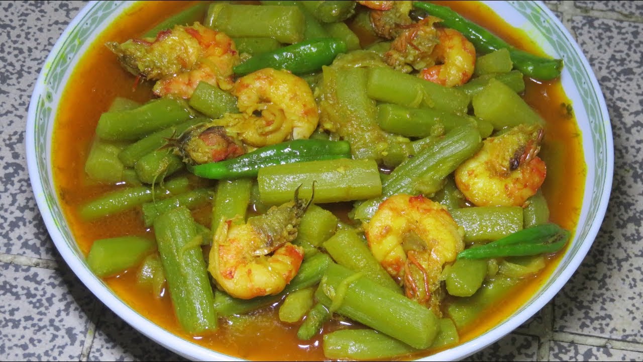 ডাঁটা চিংড়ি বা চিংড়ি মাছ দিয়ে ডাটা Chingri mach diye Data