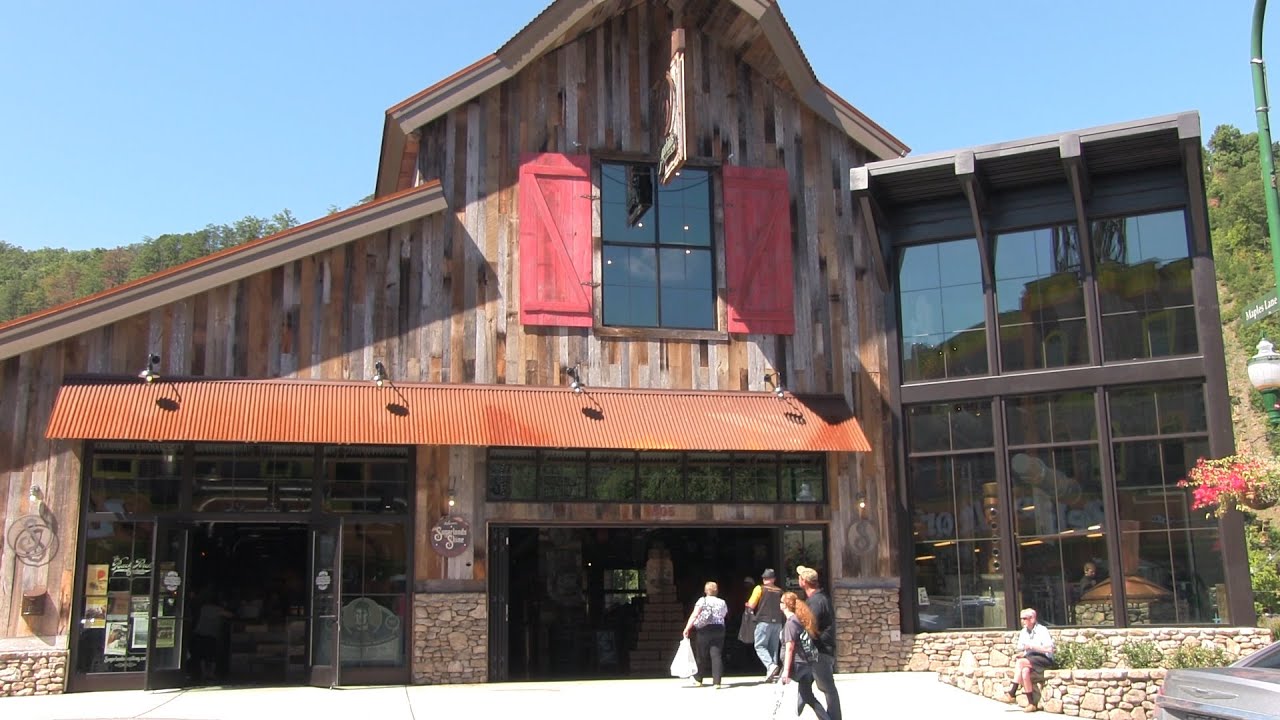 Sugarlands Distilling Co. - Moonshine University Alumni Spotlight