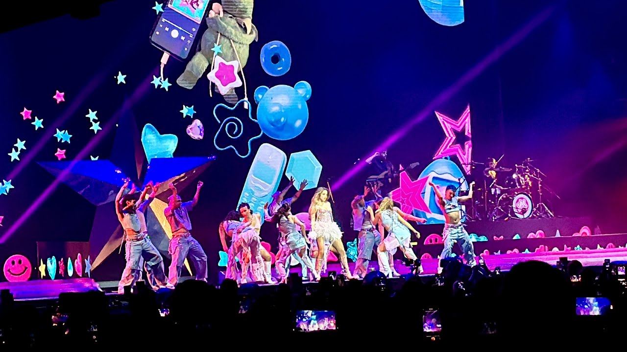 💘 EMILIA MERNES y DUKI 💘 en Movistar Arena 🎤 RECITAL COMPLETO