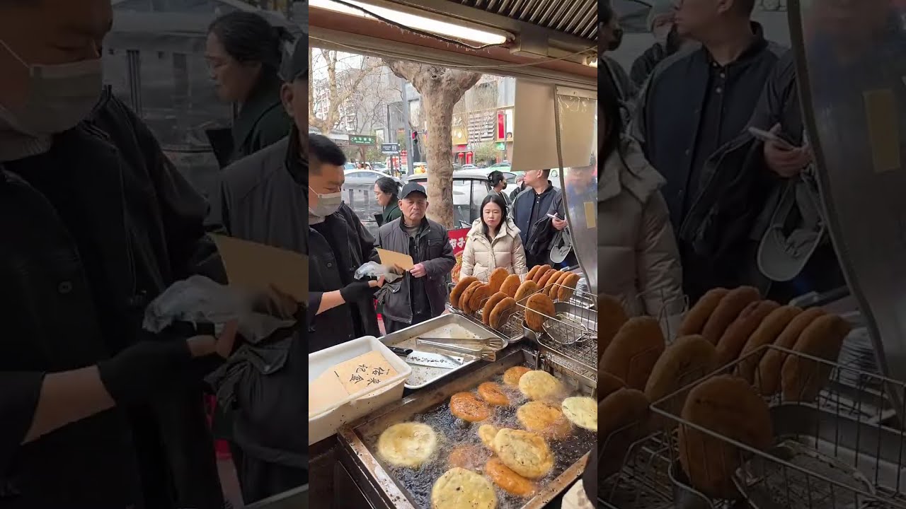 Enjoying delicious food - 纵览美食直播