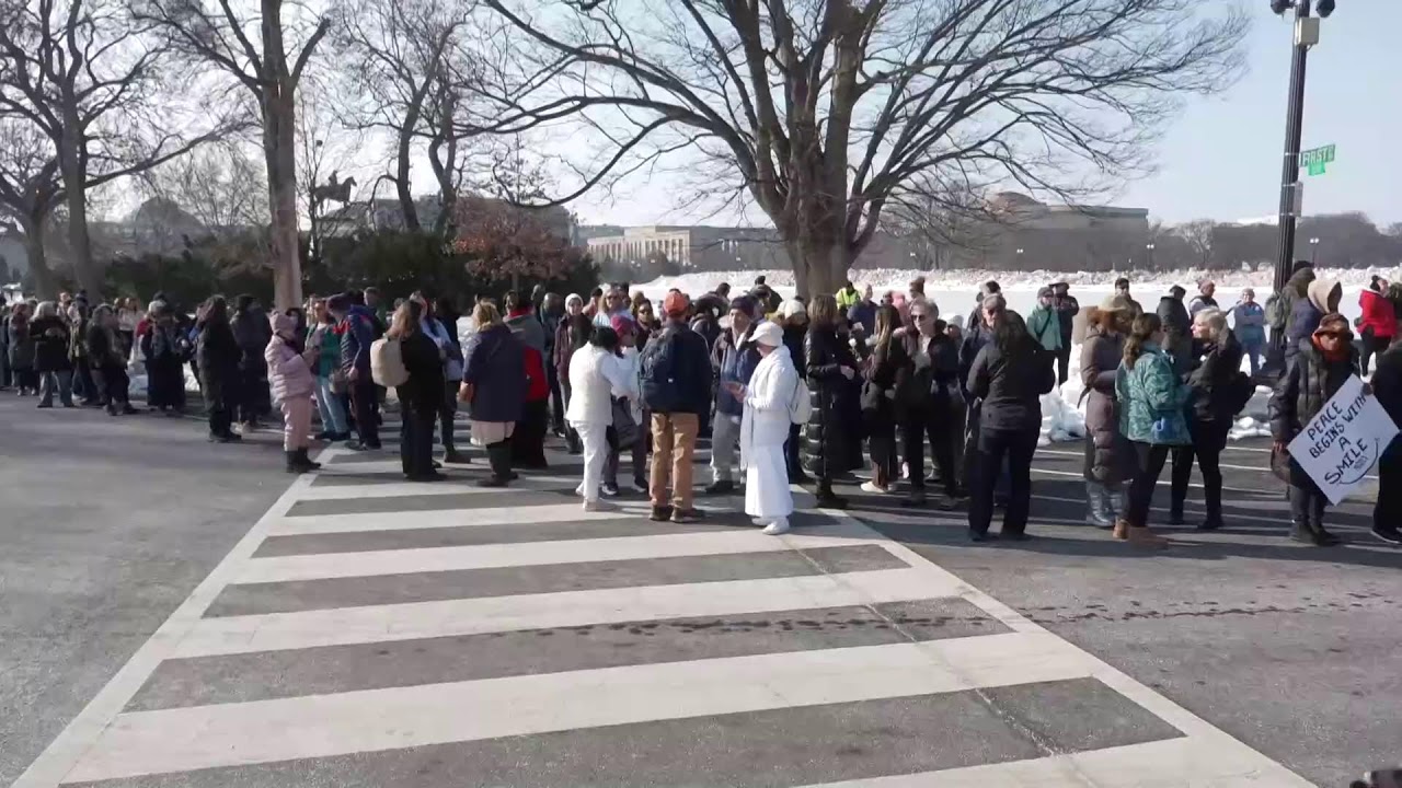 🇺🇸 EN VIVO - EEUU | Monjes budistas visitan el Monumento a la Paz cerca del Capitolio