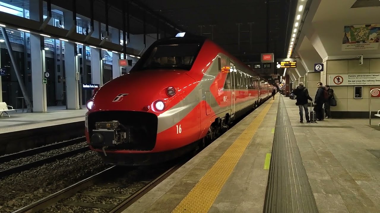 ETR 700 in livrea Frecciarossa in partenza da Torino Porta Susa col FR 9743 Torino P.N-Venezia S.L