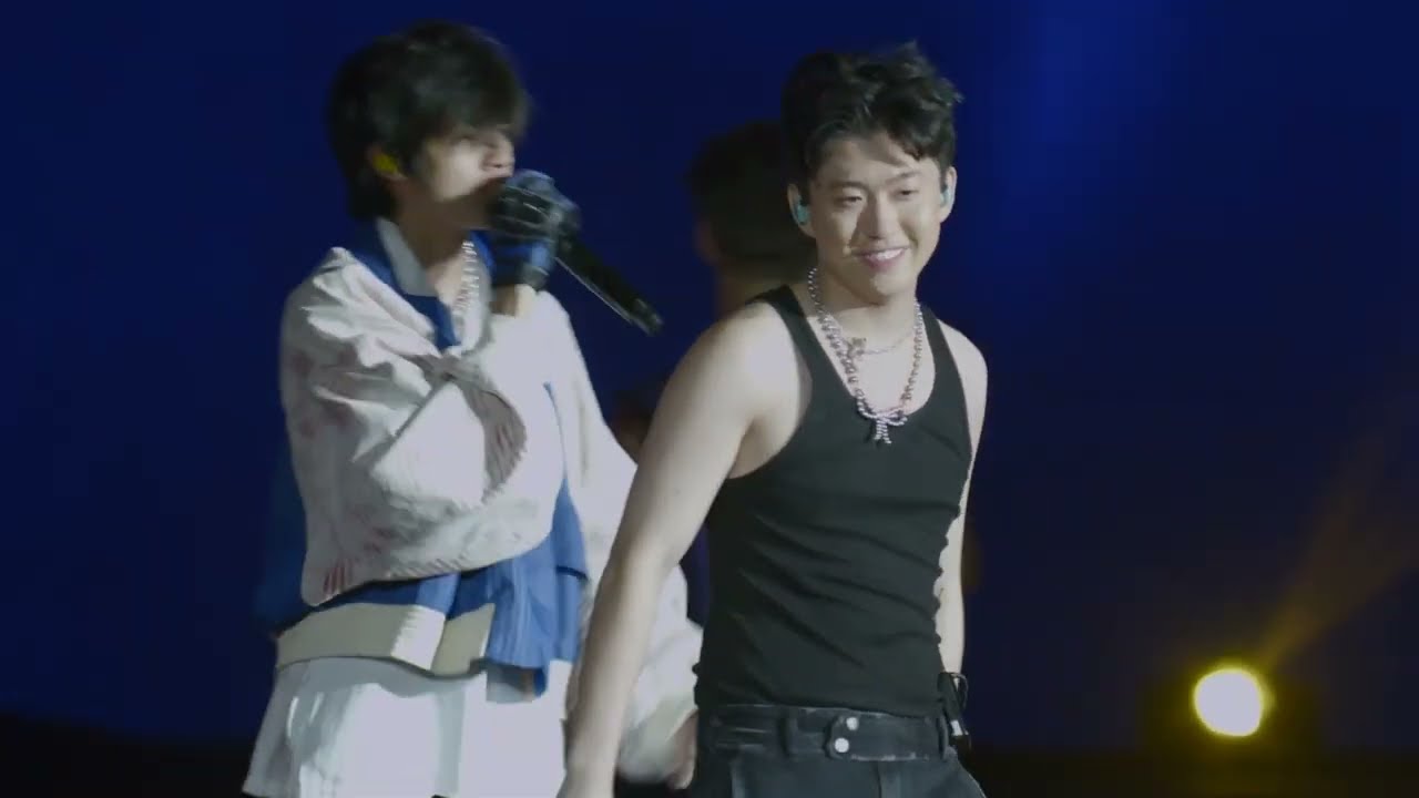 Rich Brian, Warren Hue & Jackson Wang perform 