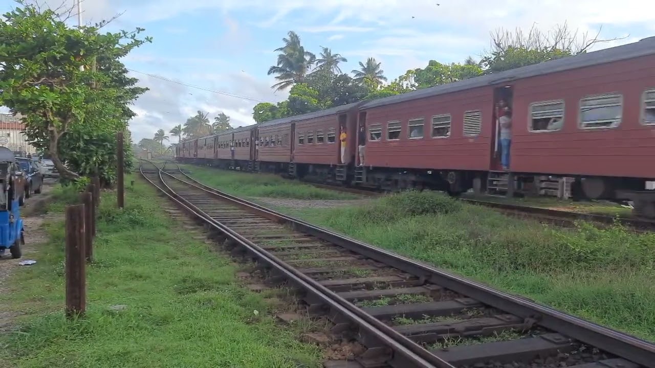 Class M4 No 750 Engine With Red Compartments Coastal Line xpress Train Passing Through Wellawawatta