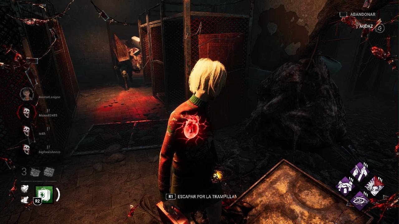 Cheryl sobrevive a Pyramid Head en el mapa de Silent Hill
