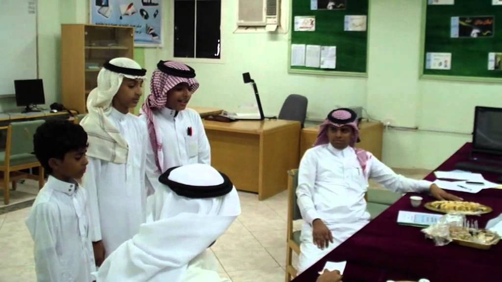 طلاب صنبة يبدعون في استقبال ضيوفهم الكرام ( اهلا وسهلا بكم )