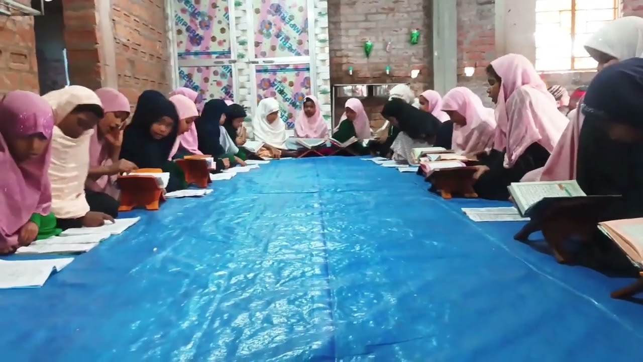 প্রথম রমজান মাসে সাহারি খাওয়ার পর ।ফজরের নামাজের পর সকাল-সকাল ক্লাসের মুহূর্ত