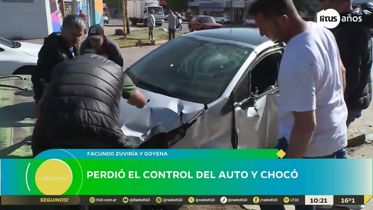 Perdi&oacute; el control del auto y choc&oacute; contra una garita de colectivos
