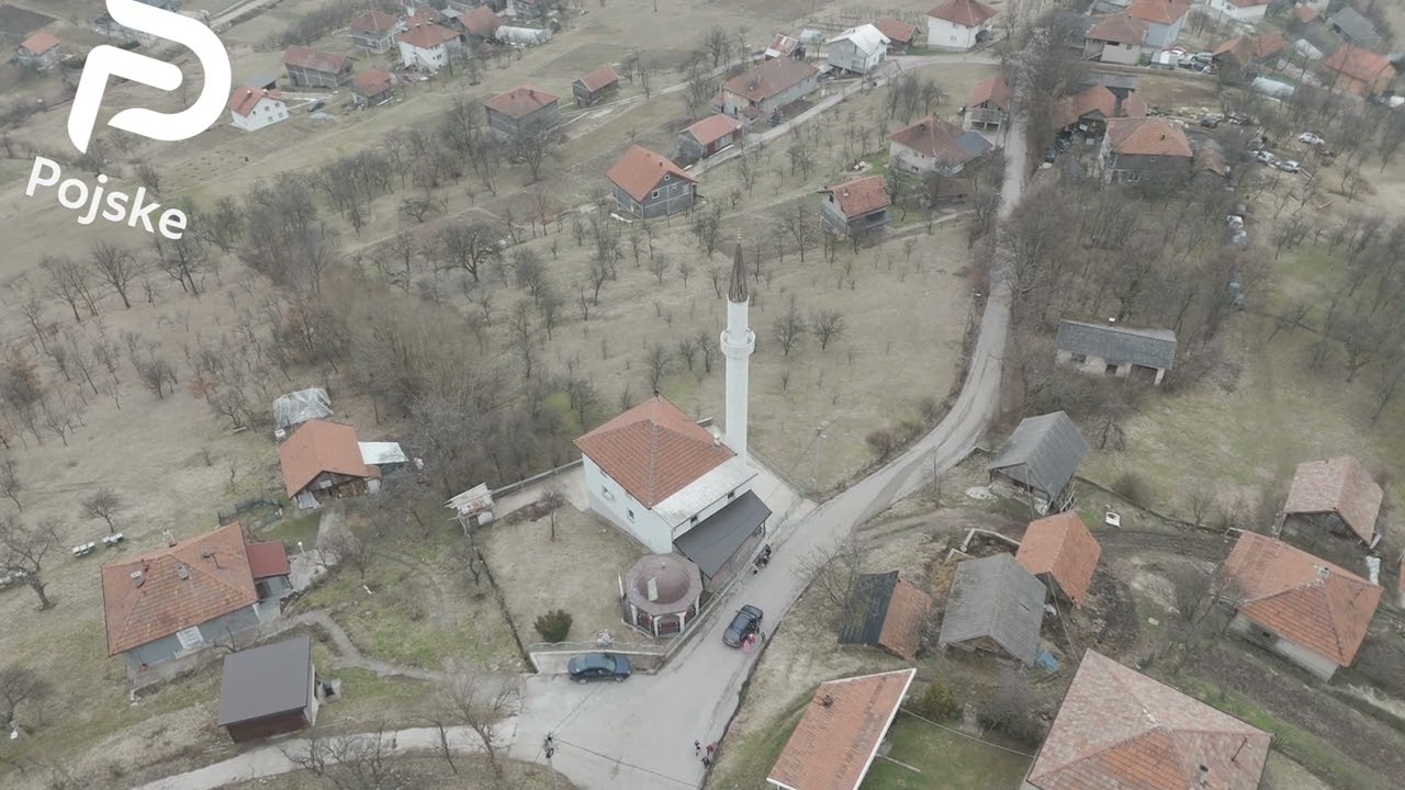 Mirna ljepota sela, gdje se priroda i tradicija susreće.