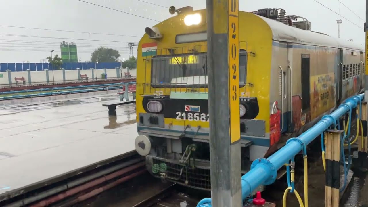 Vellore Cantt&ndash;Chennai Beach Fast Local Arrives at Katpadi Junction #train #travel