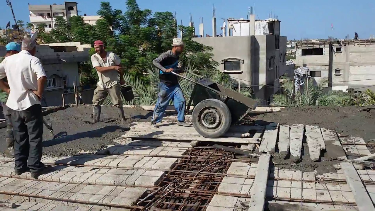 عملية بناء سقف البيوت في فلسطين مدينة جباليا