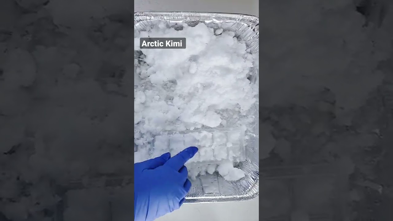 ASMR Ice Eating Powdery Mini Ice Cubes